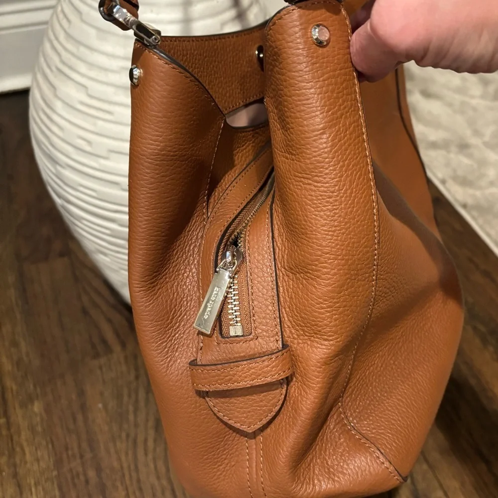 Like New ✨ Kate Spade / Leila Triple Compartment Shoulder Bag warm brown